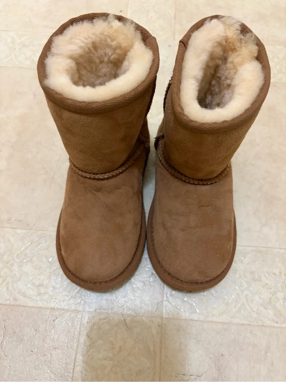 UGG Boots Kids Chestnut Shearling-Lined Winter Boots